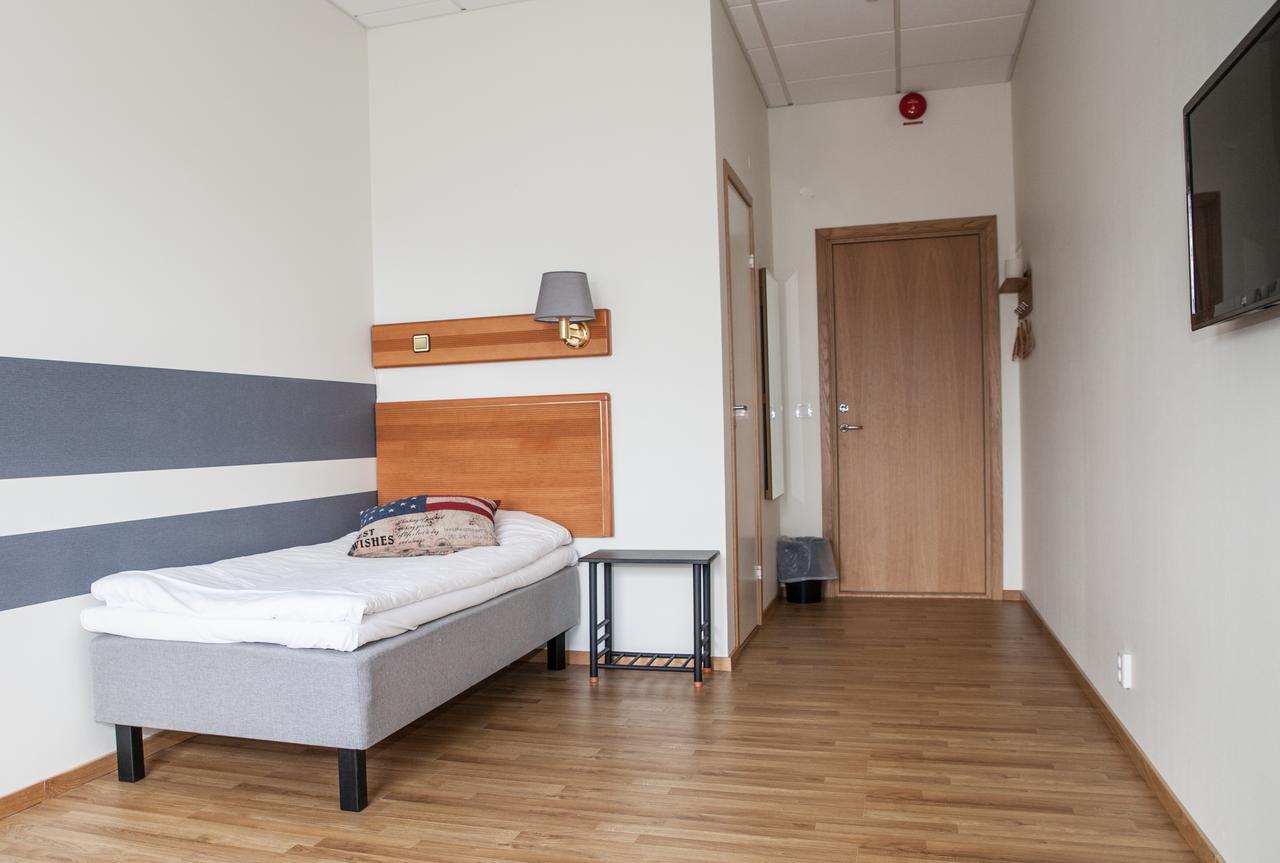 Trestads Restaurang Hotell&Pensionat Vänersborg Extérieur photo